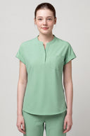 <strong>Scrub Tops</strong>